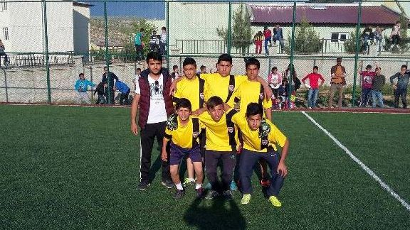 15-19 Mayıs Gençlik Haftası Ortaokullar Arası Halı Saha Futbol Turnuvası Sona Erdi